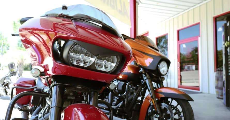 Harley Davidson Road King vs Street Glide: Which One to Choose